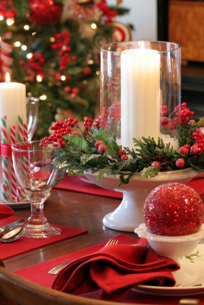 red-and-green-christmas-table-centerpiece