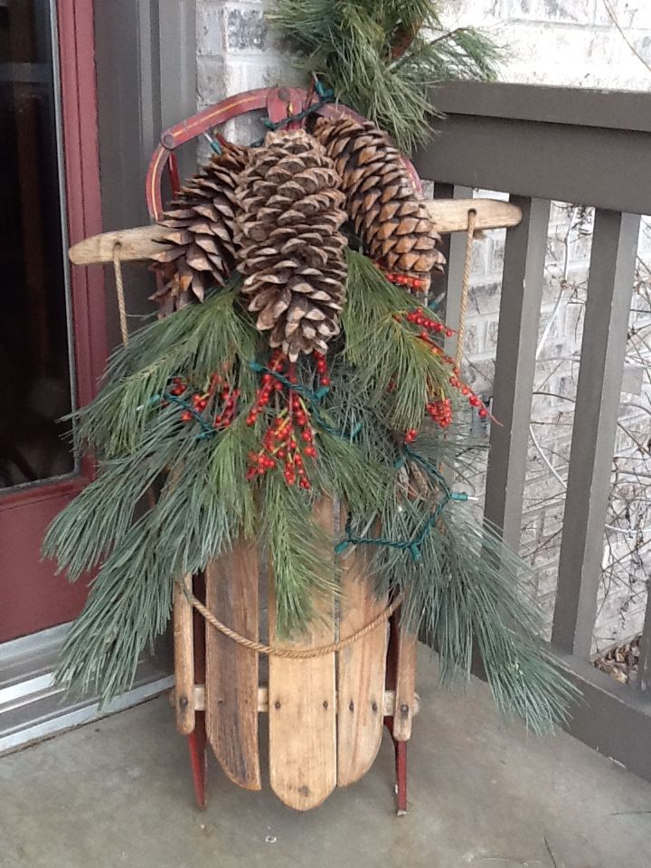 rustic-outdoor-christmas-decorating-idea