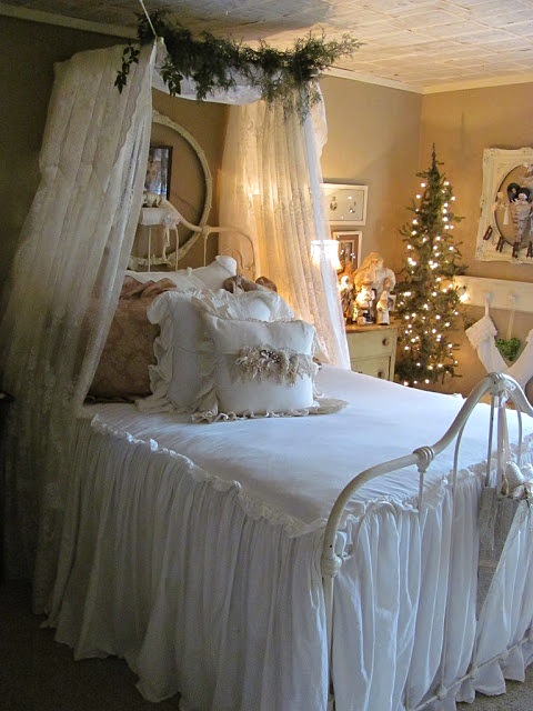 shabby-chic-christmas-bedroom