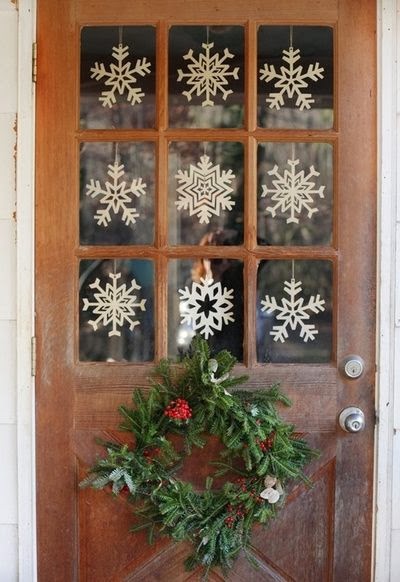 snow-flakes-christmas-door-decor