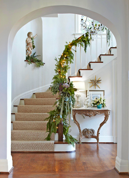 stair-christmas-decorating-idea