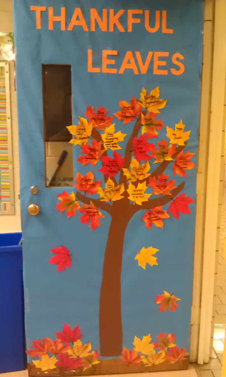 thanksgiving-classroom-door-decorations-tree