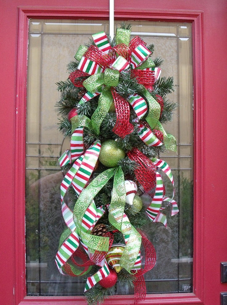 vertical-christmas-swag-wreath