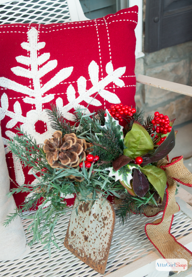 vintage-front-porch-christmas-decorations