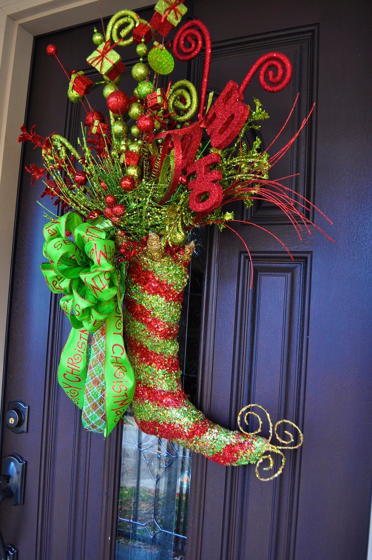 whimsical-christmas-wreath