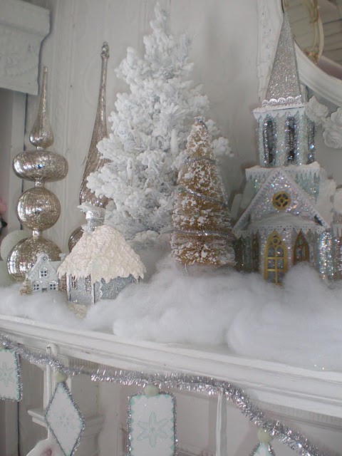 white-christmas-mantel