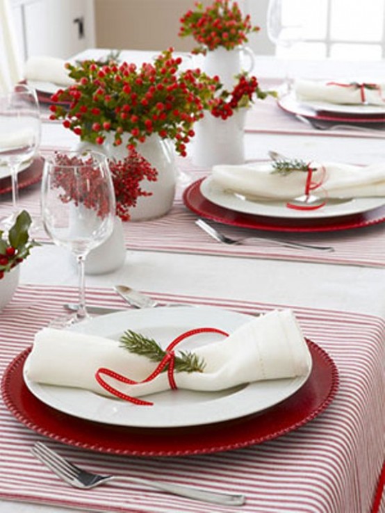 white-christmas-table-setting