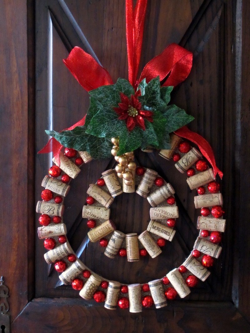 wine-cork-christmas-wreath