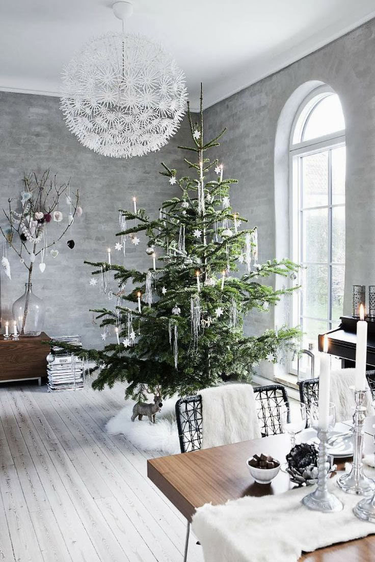 winter-christmas-tree-decor