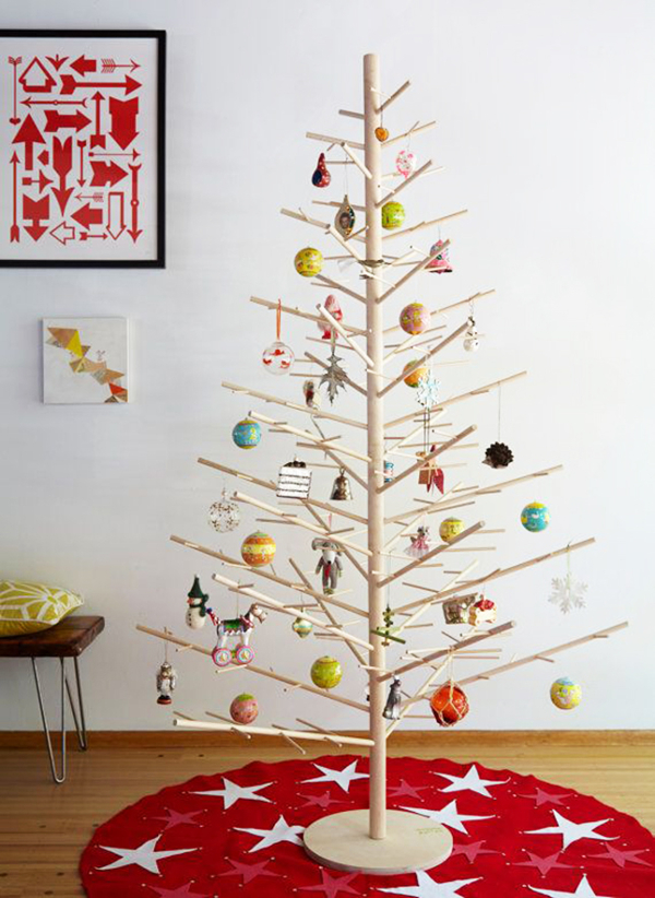 wood-christmas-tree-display
