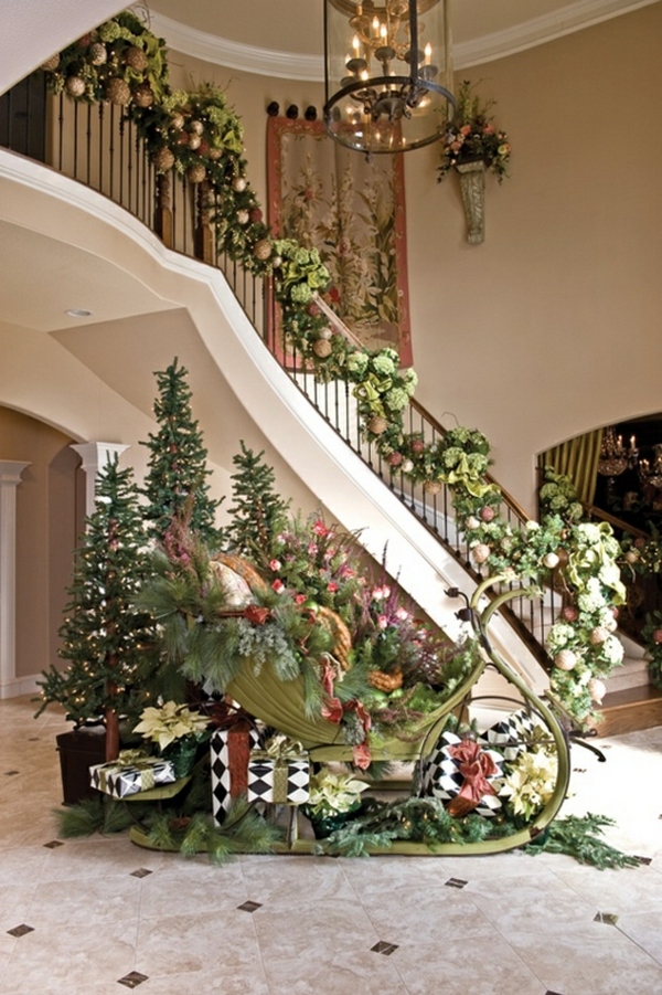 hristmas-staircase-decorating-ideas