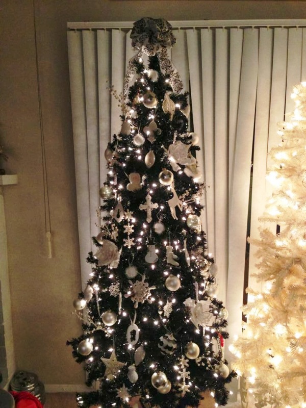 black-and-white-christmas-tree-ornament-fine-ideas