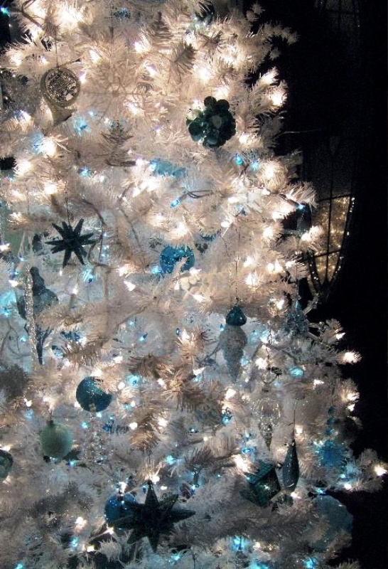blue-with-white-christmas-tree-ornaments