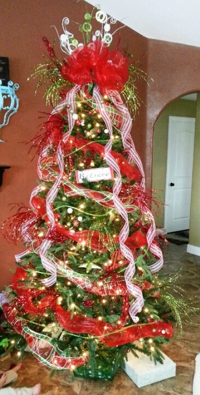 christmas-tree-with-deco-mesh-fine-ideas