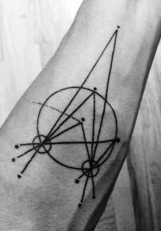 abstract-line-tattoo
