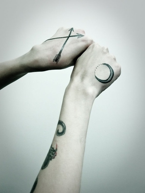 arrow-tumblr-tattoo-hands-design-ideas
