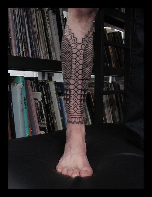 black-work-tattoo-leg