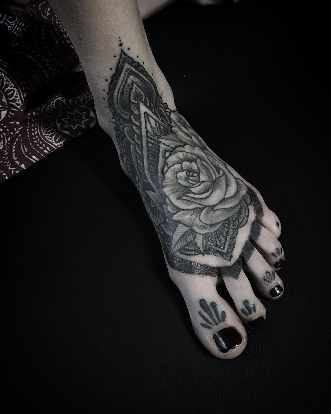 black-and-grey-rose-tattoo-design