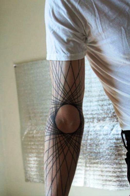 circle-geometric-line-tattoo