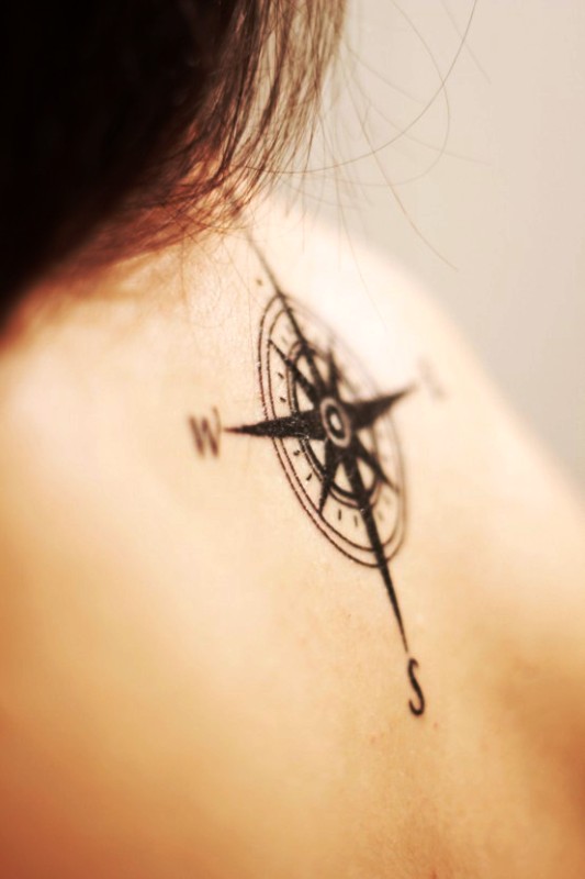 compass-tattoo-on-back