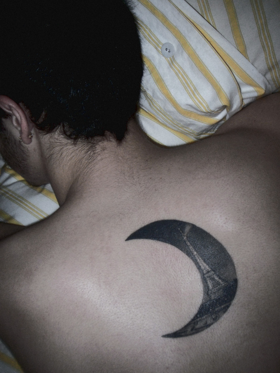 crescent-moon-tattoo-design-ideas