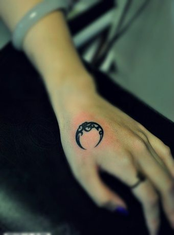crescent-moon-tattoo-designs