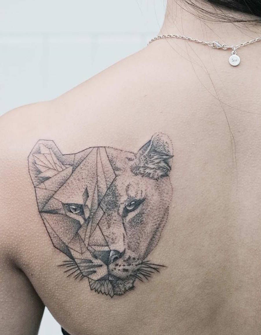 delicate-geometric-tattoo