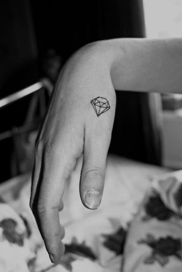diamond-tattoo-on-hand