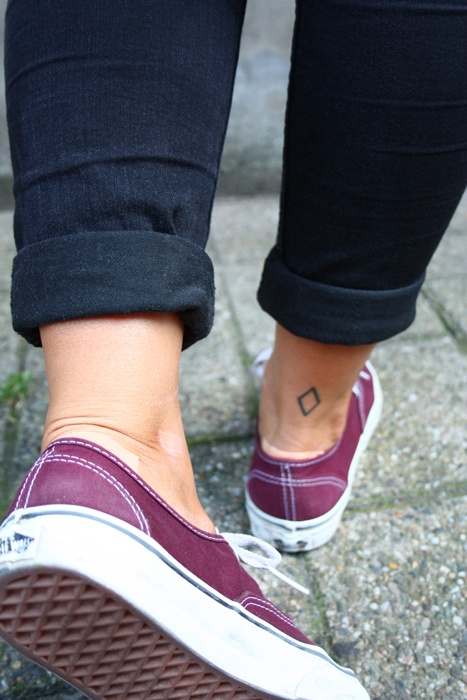 diamond-tattoos-on-back-of-ankle