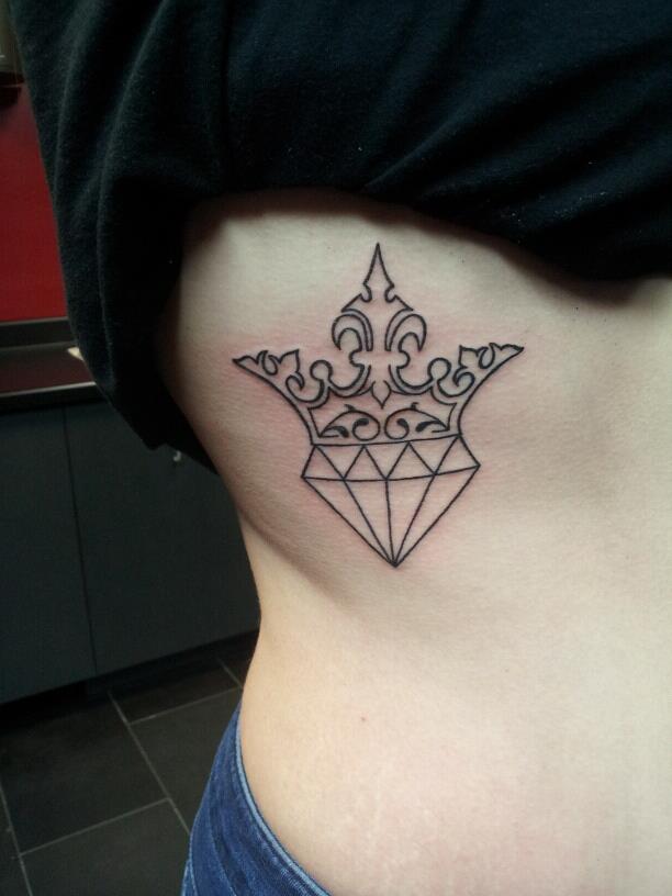 diamond-and-crown-tattoo