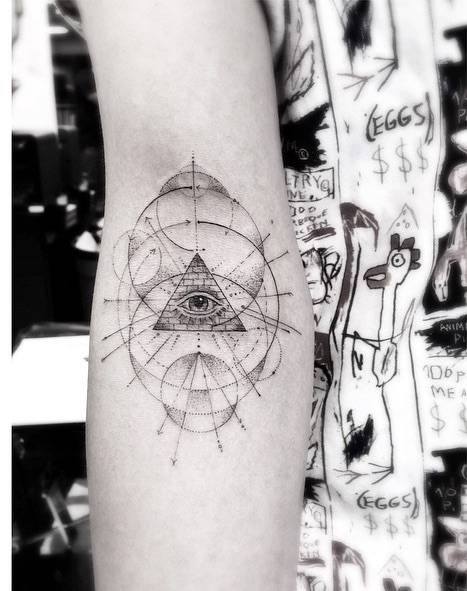 dr-woo-fine-line-geometric-tattoo