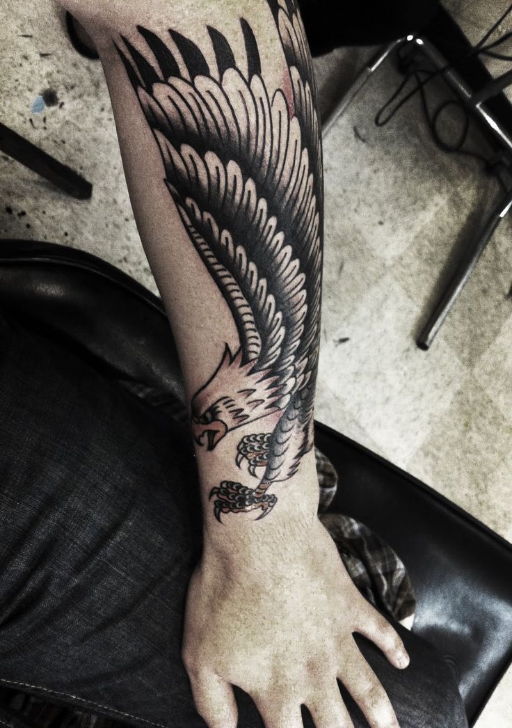 Geometric Tattoo Eagle Ideas - Flawssy