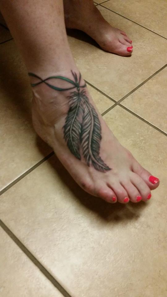 feather-ankle-bracelet-tattoo