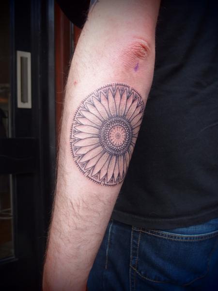 geometric-arm-tattoo-design