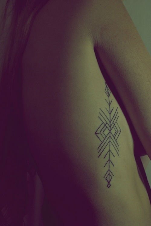 geometric-arrow-tattoo