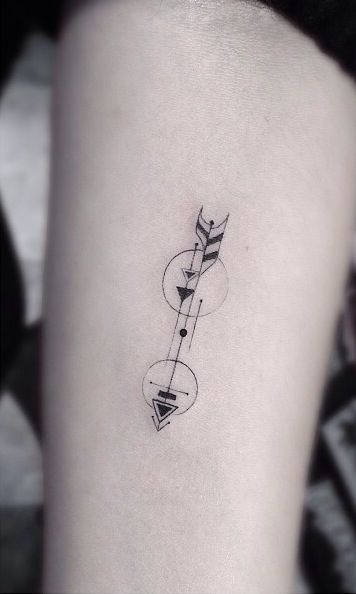 geometric-arrow-tattoo