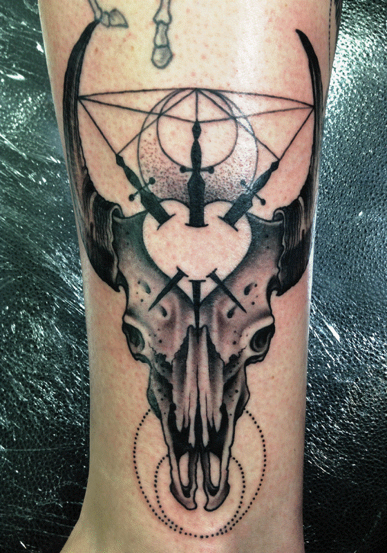 geometric-black-and-grey-tattoos