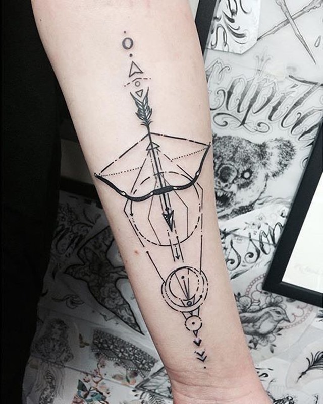 geometric-bow-and-arrow-tattoo