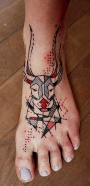 geometric-deer-head-tattoo