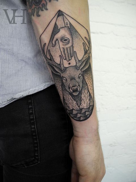 geometric-deer-tattoo