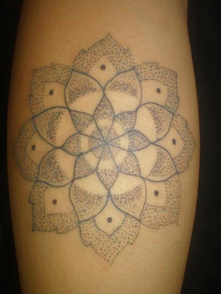 geometric-flower-tattoo-design-new-ideas