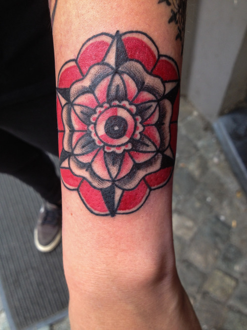 geometric-flowers-tattoos-tumblr-ideas-new