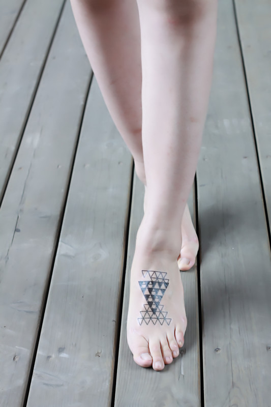 geometric-foot-tattoo