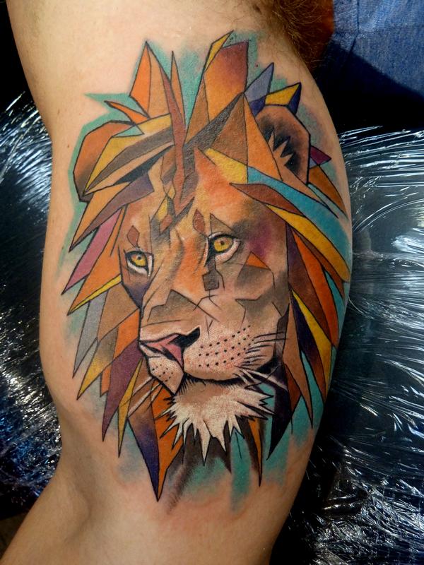geometric-lion-tattoo-idea