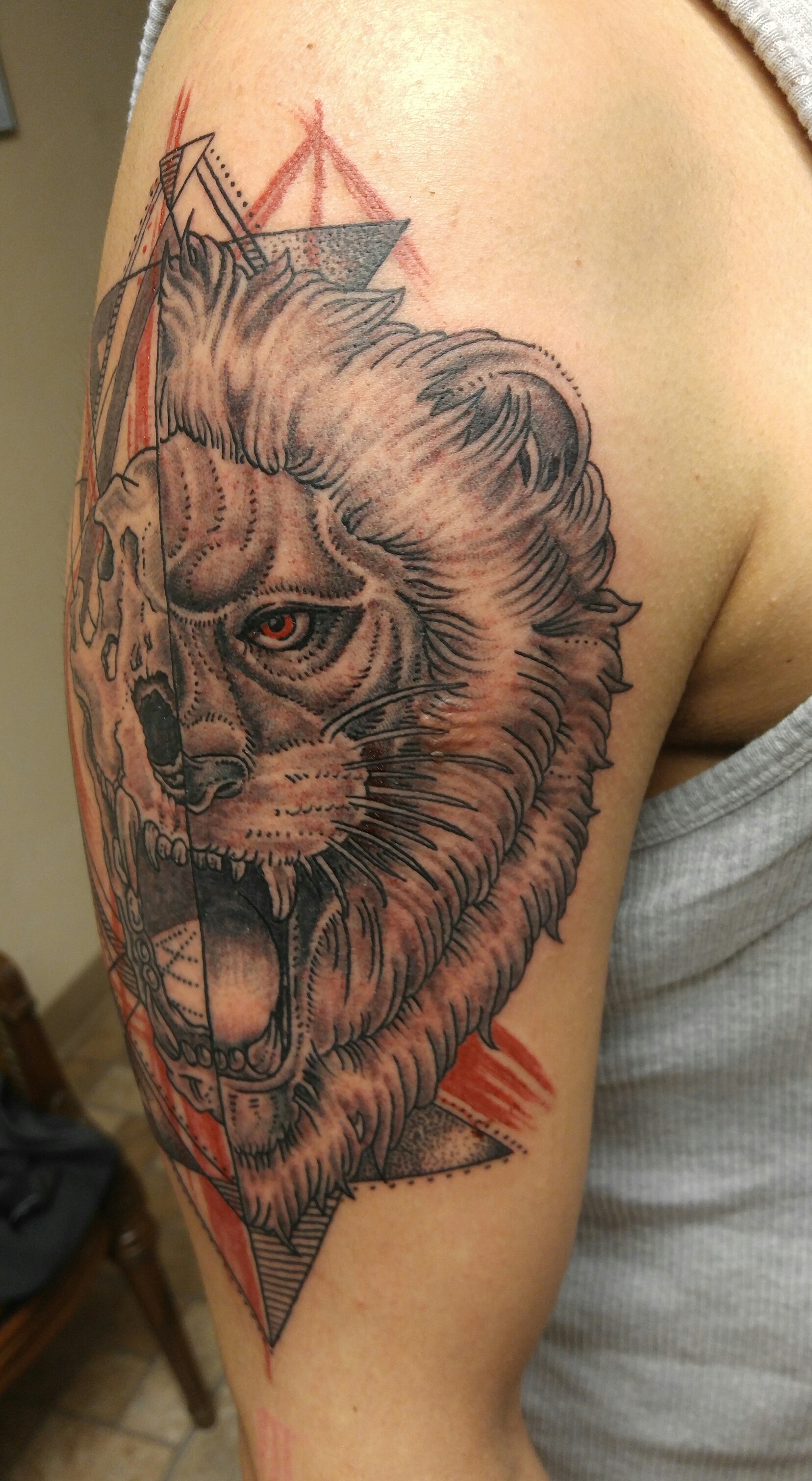 geometric-lion-tattoo-new