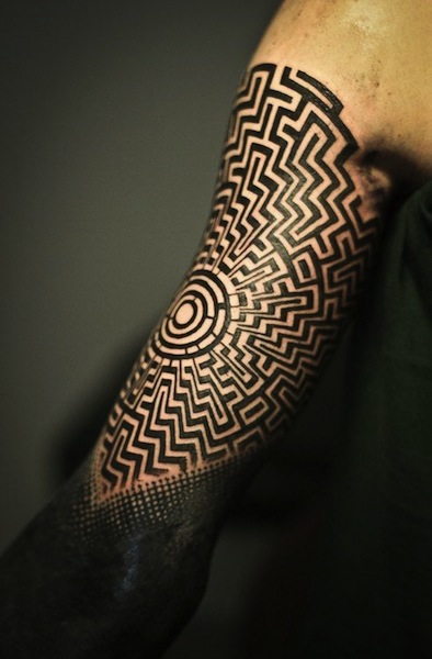 geometric-maze-tattoo