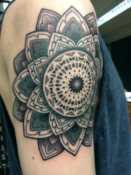 geometric-shoulder-tattoo-2014