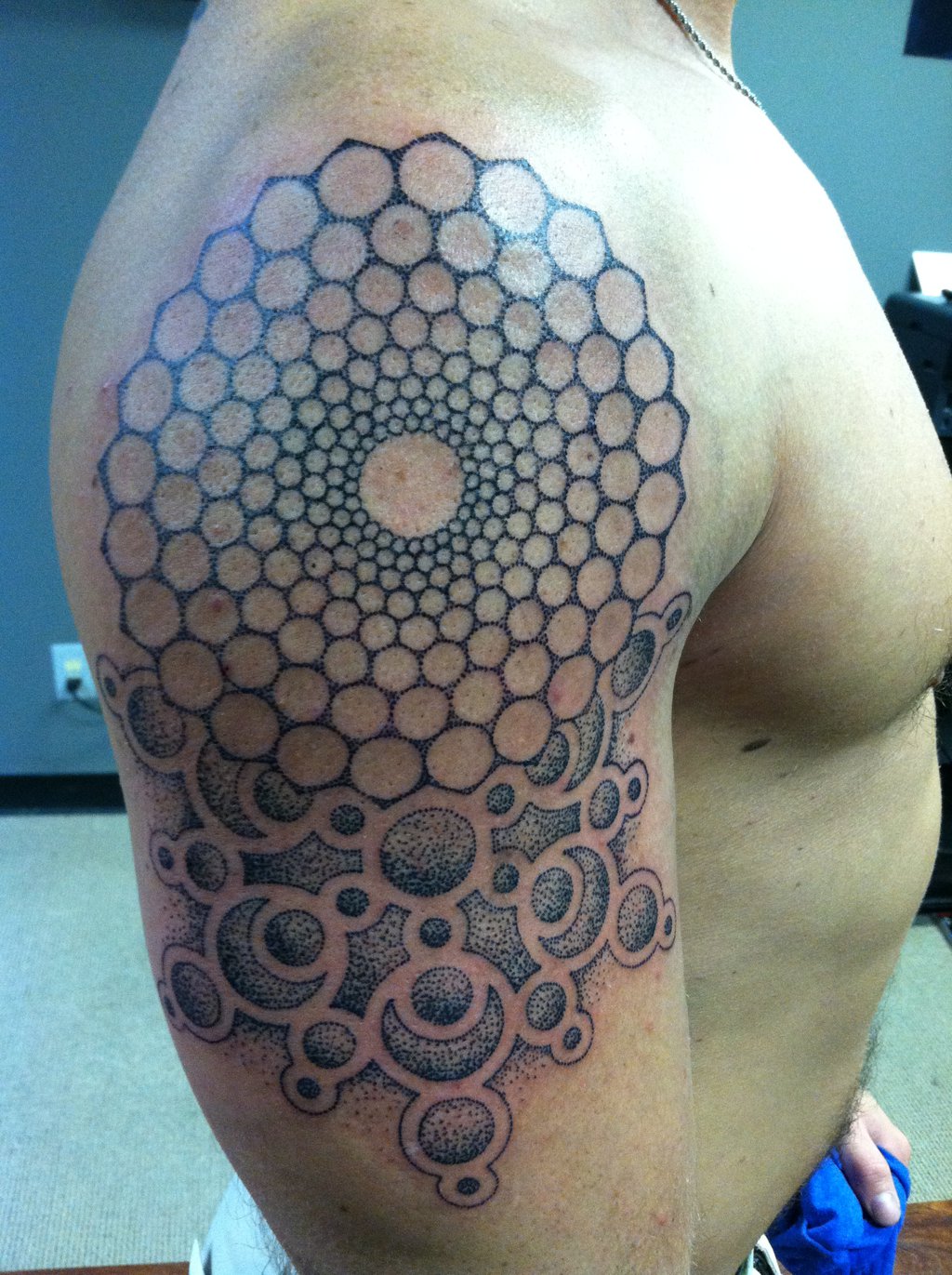geometric-shoulder-tattoo-ideas