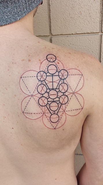 geometric-sun-tattoo-design-ideas