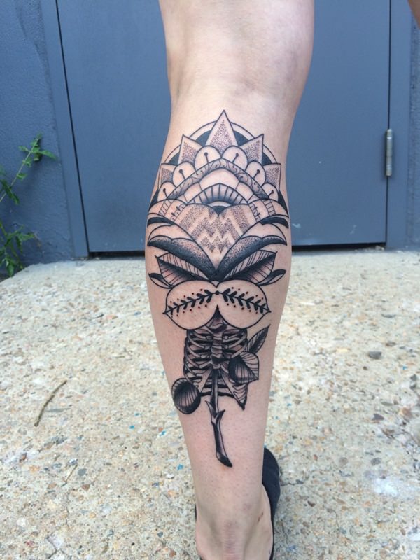geometric-tattoo-on-leg